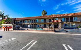 Econo Lodge Inn & Suites Escondido Downtown